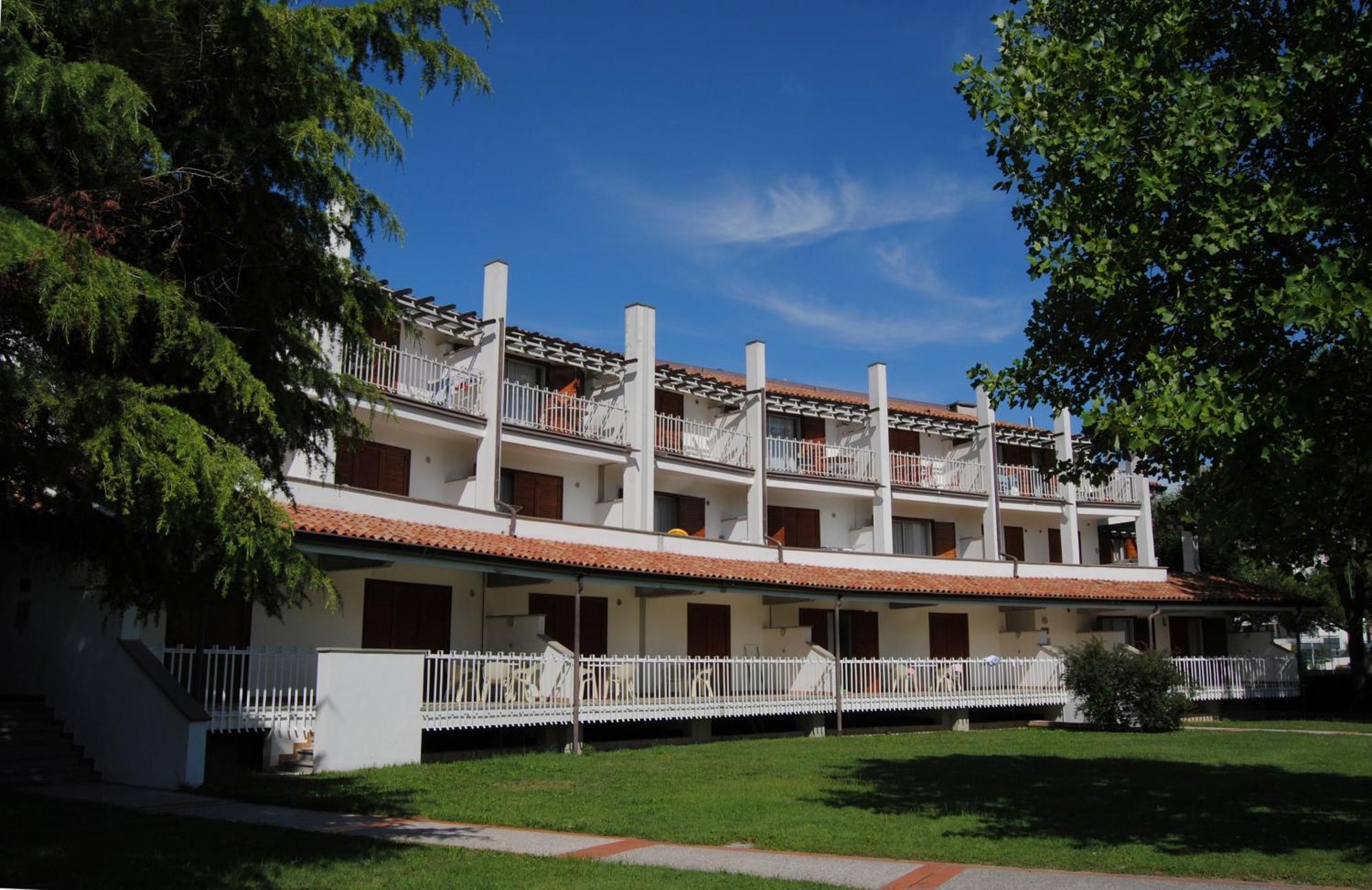 Residence Selenis Каорле Екстер'єр фото
