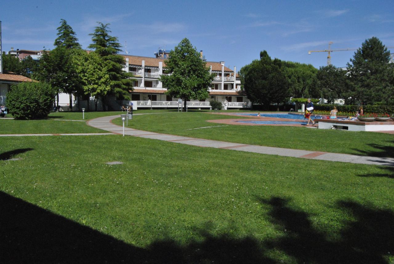 Residence Selenis Каорле Екстер'єр фото